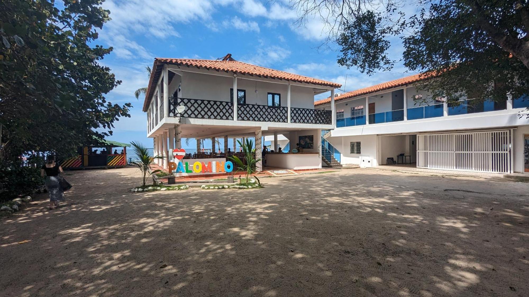 Beach Life Palomino - Beach Party Hostel & Beach Club Exterior photo
